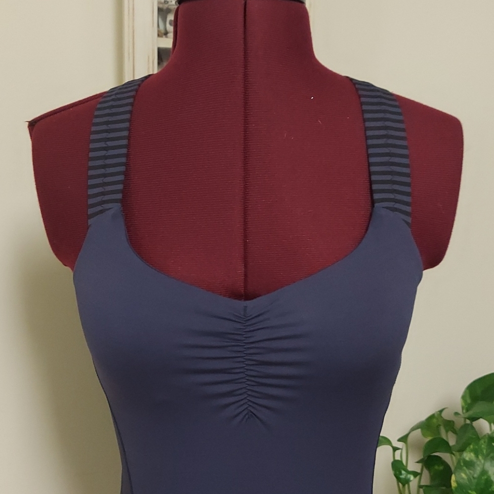 Active Top - Picture 2 of 9